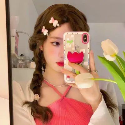 女人藏身的森林海报